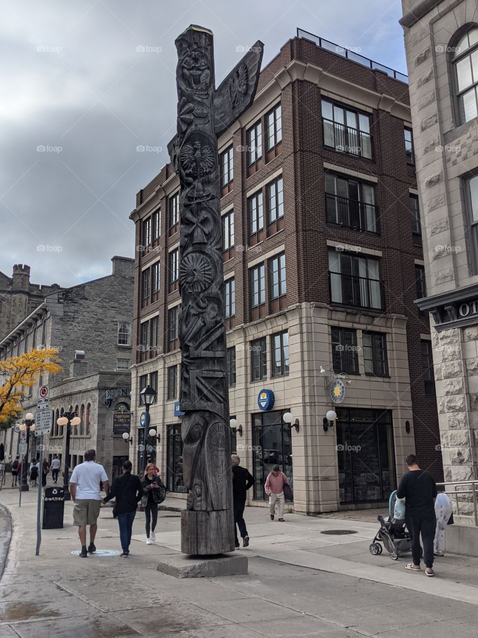 Totempole downtown Ottawa