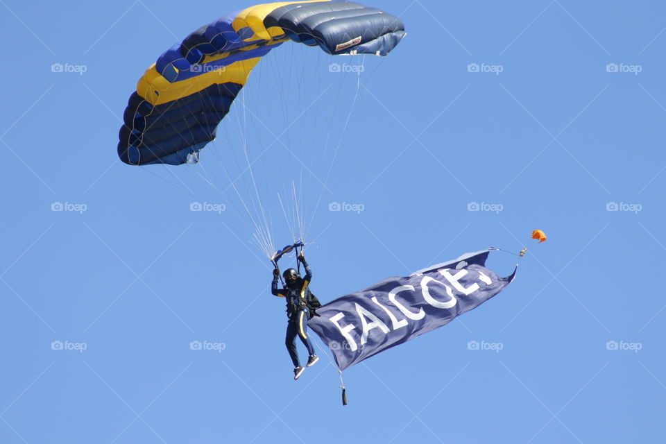 show paraquedista