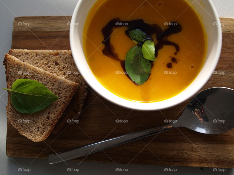 Pumpkin soup with bread