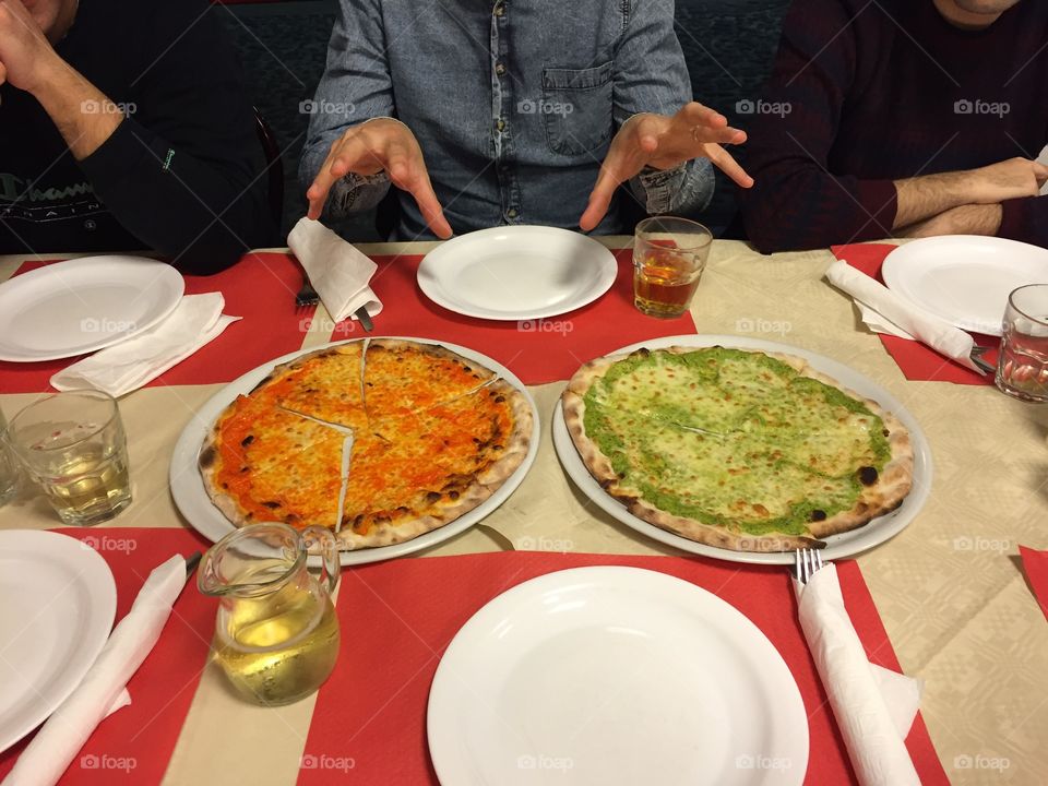 Man must choose which pizza to eat