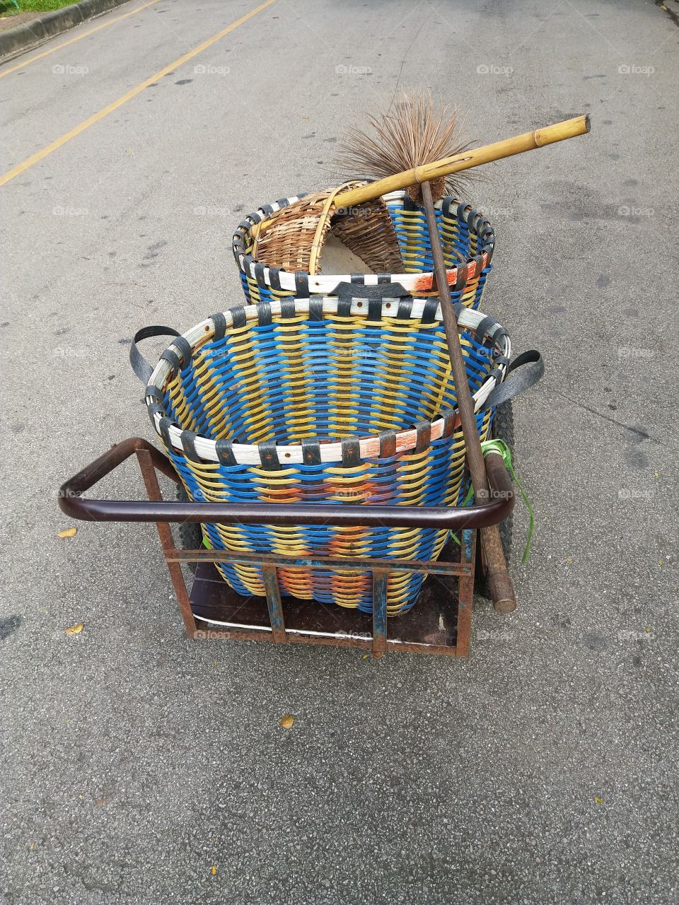 it's a barrow/trolley.