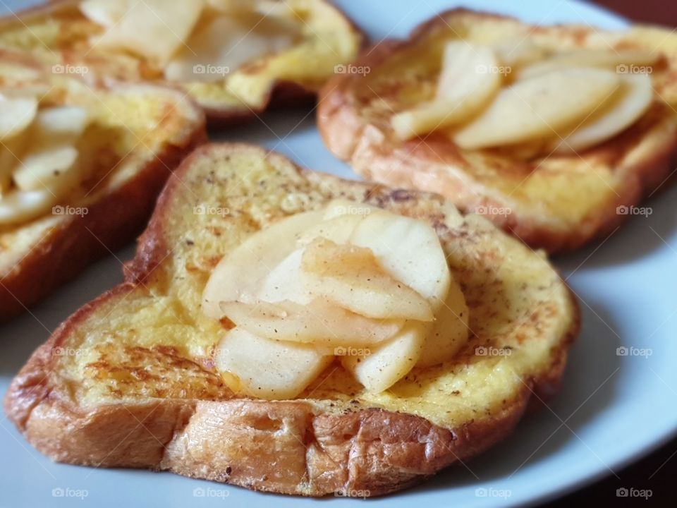 French Toast and Apple for a Great Breakfast
