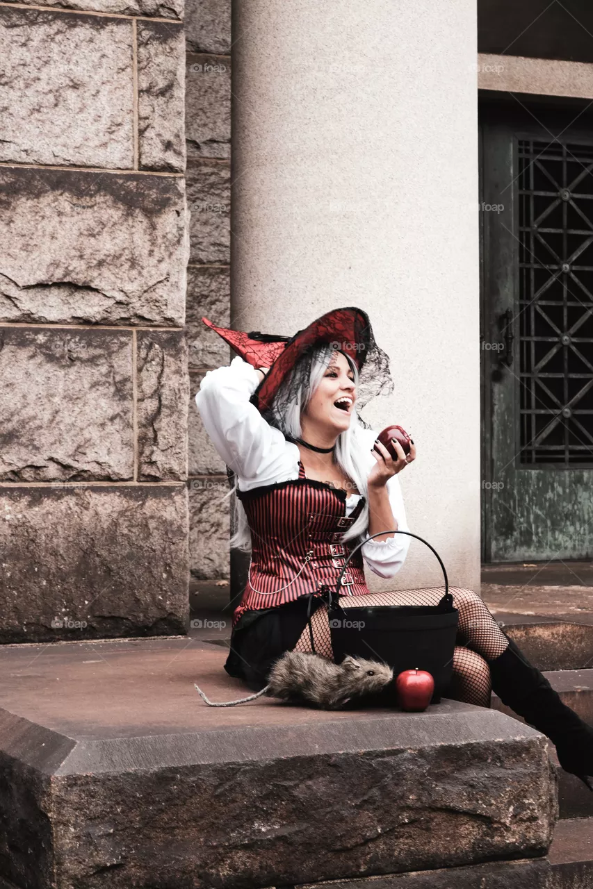 Witch with apple
