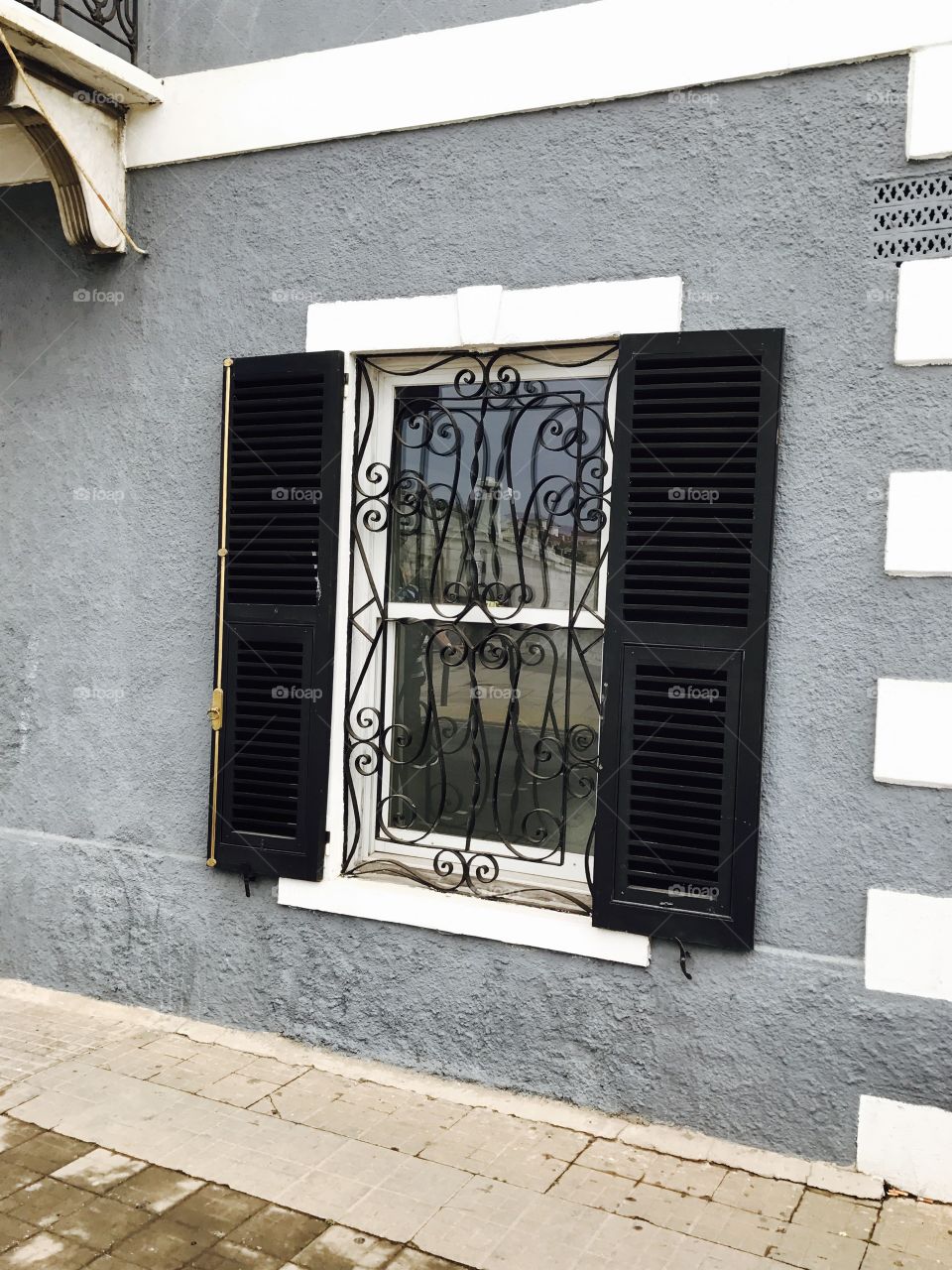 Windows-shutters-black-