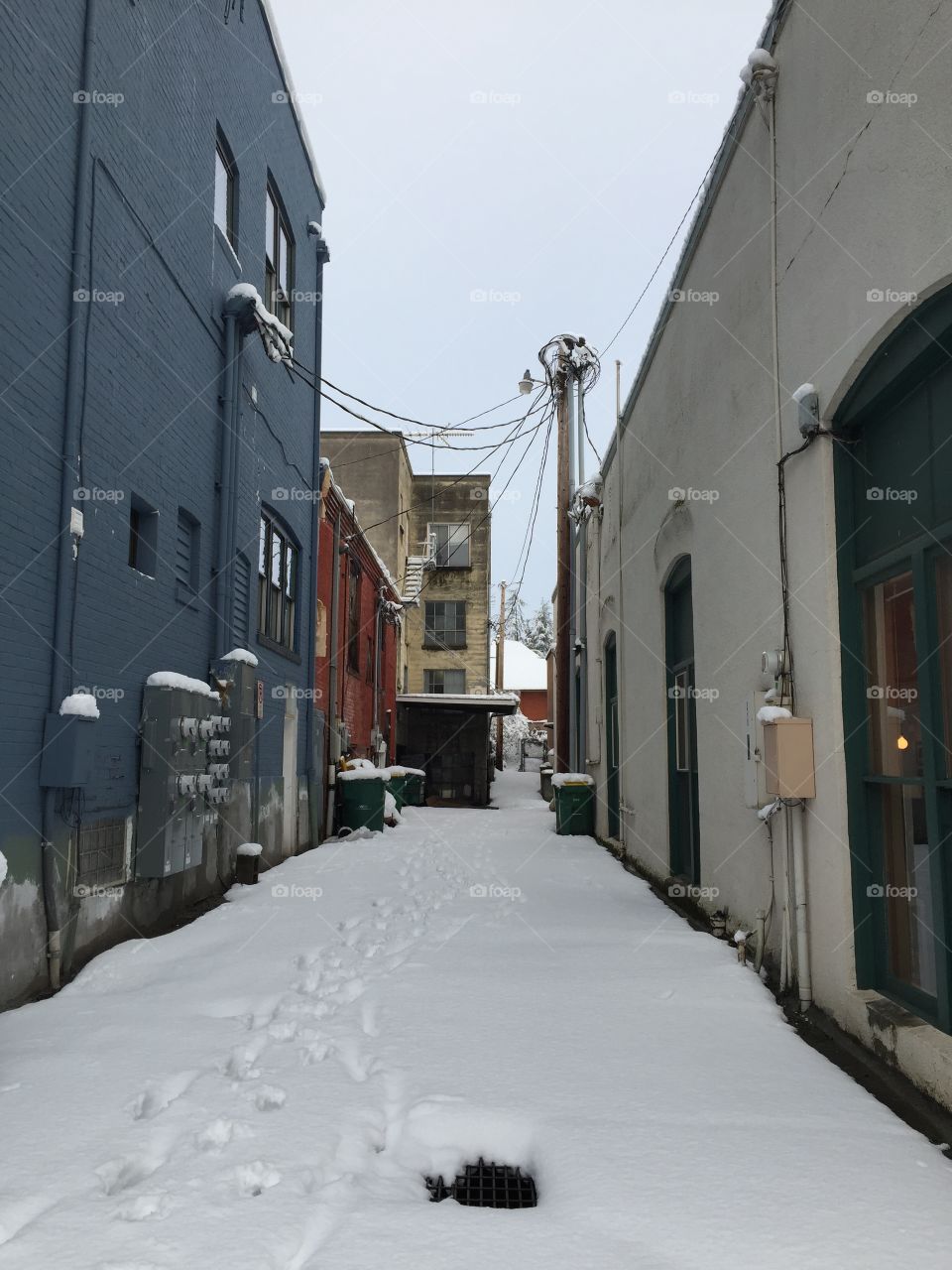 Even alleyways look better in the snow