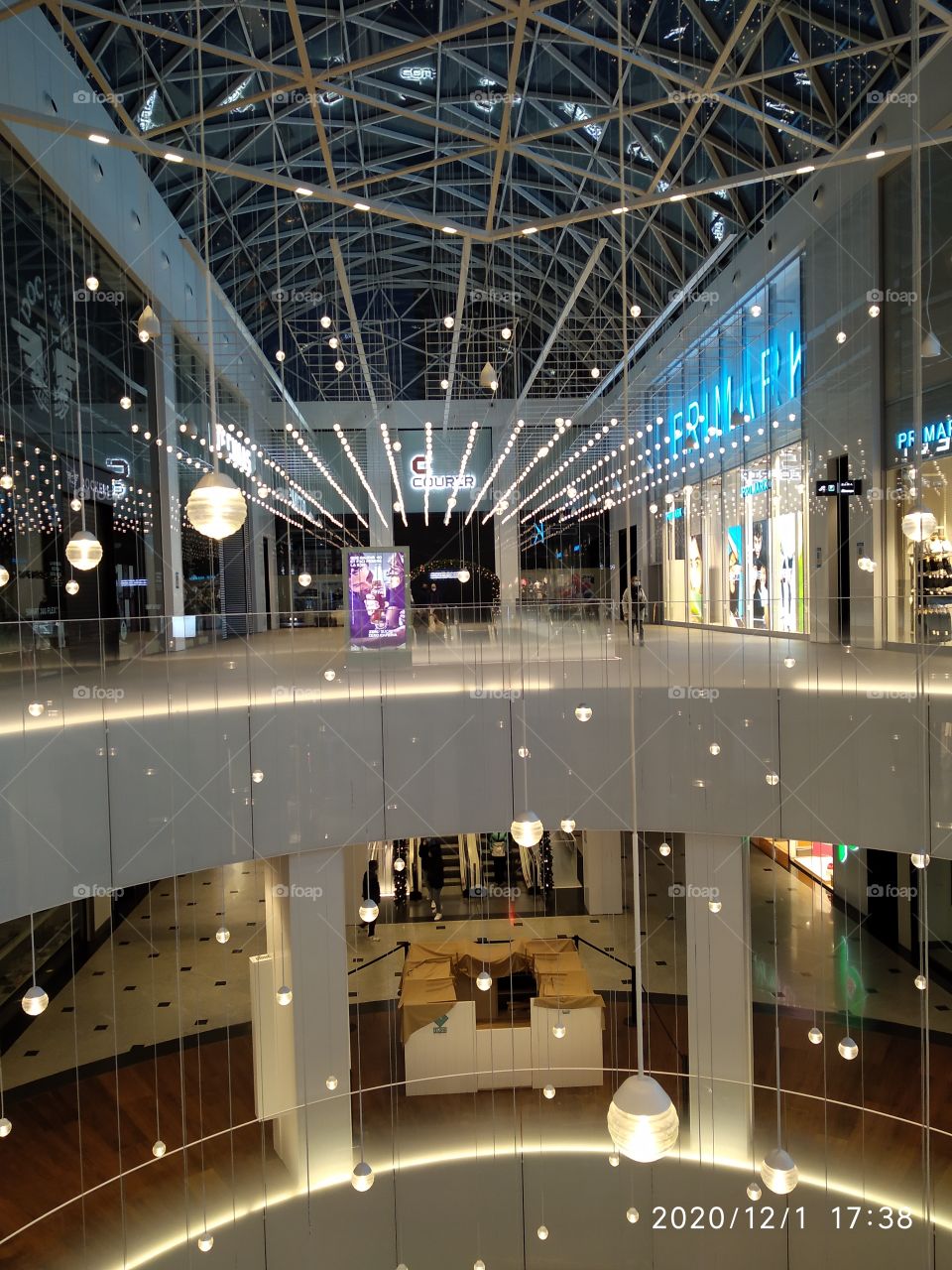 caída de luces en vertical