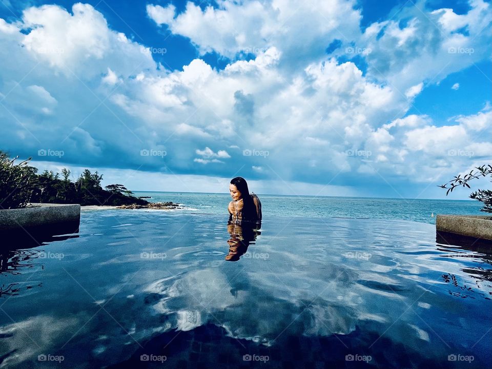 Blue sky is touching blue sea