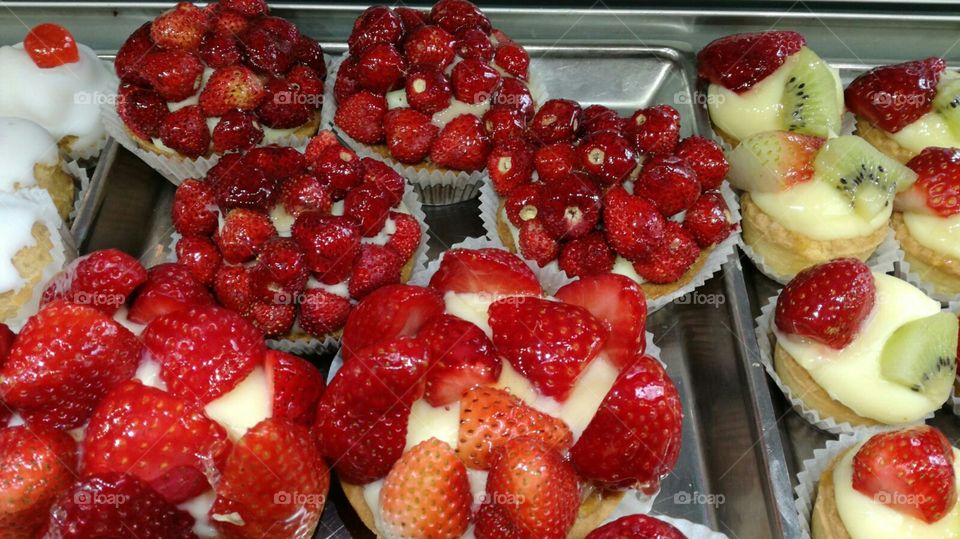 canestrini con crema e fragole