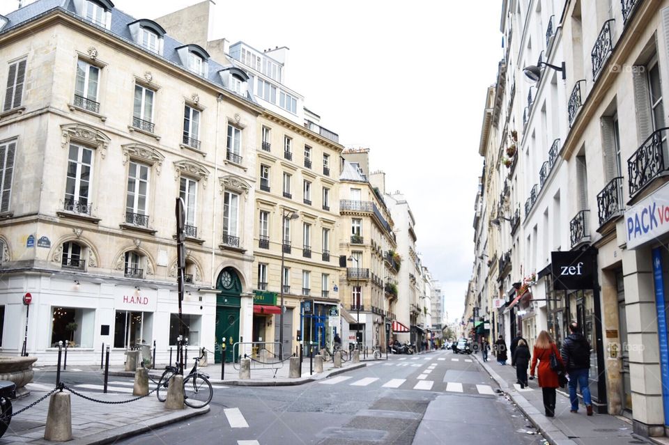 Brunch Strolls - Paris 