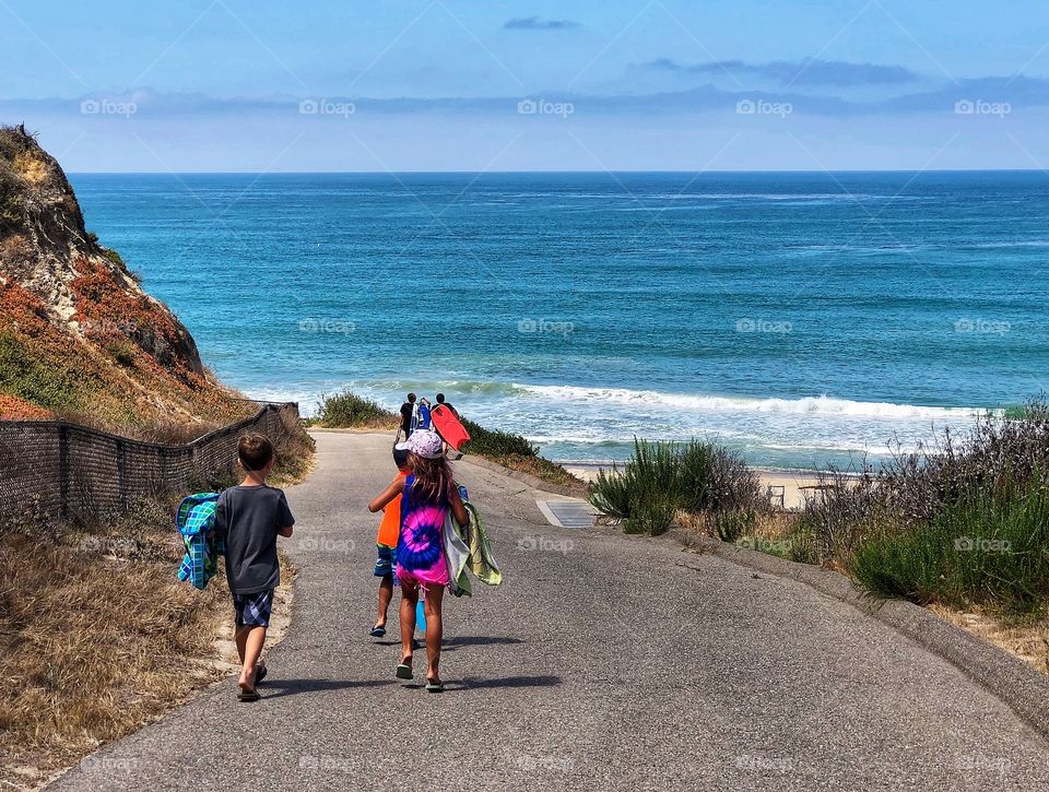 Enjoy the June! Foap Mission, Summer Kids Heading to the Beach for June Fun!