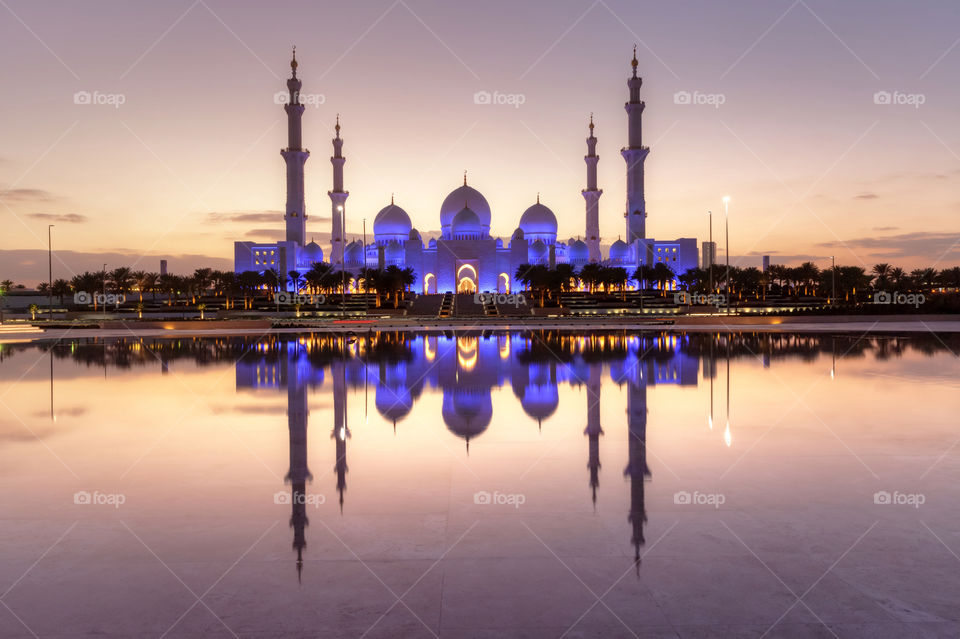 Sheikh Zayed Grand Mosque at the sunset