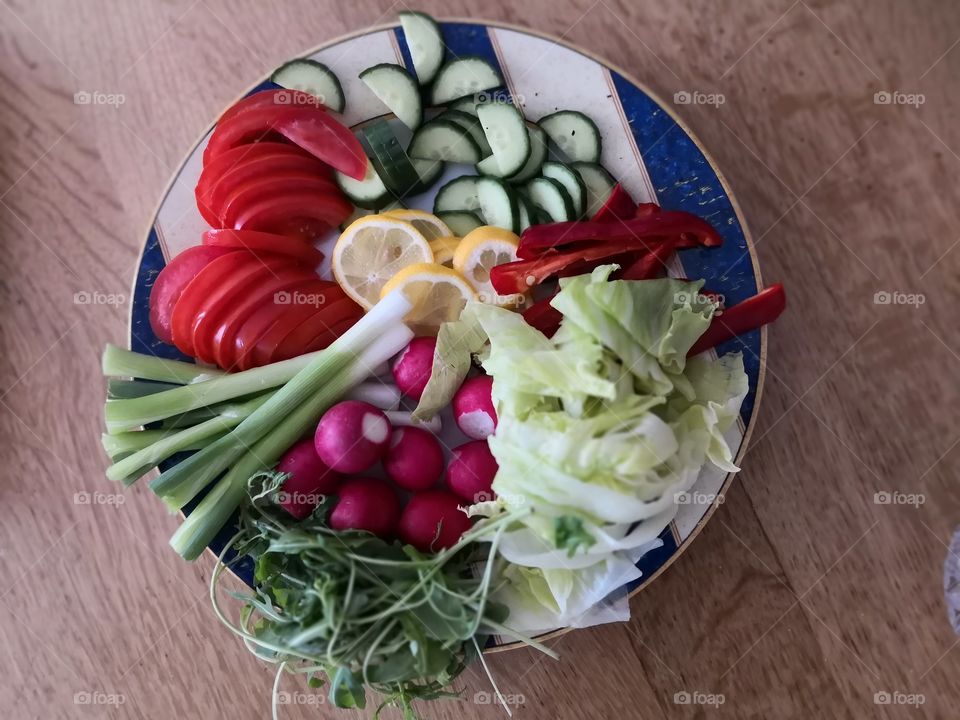 Vegetables, tomatoes, peppers, onion, radish, cucumber, watercress, lemon, food,