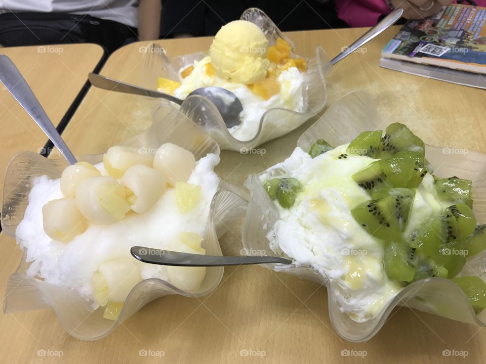 Shave ice, ice cream, kiwi, mango,lychee 