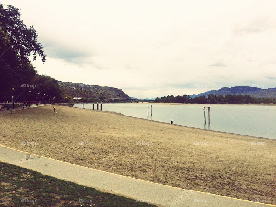 Secluded riverside beach! 