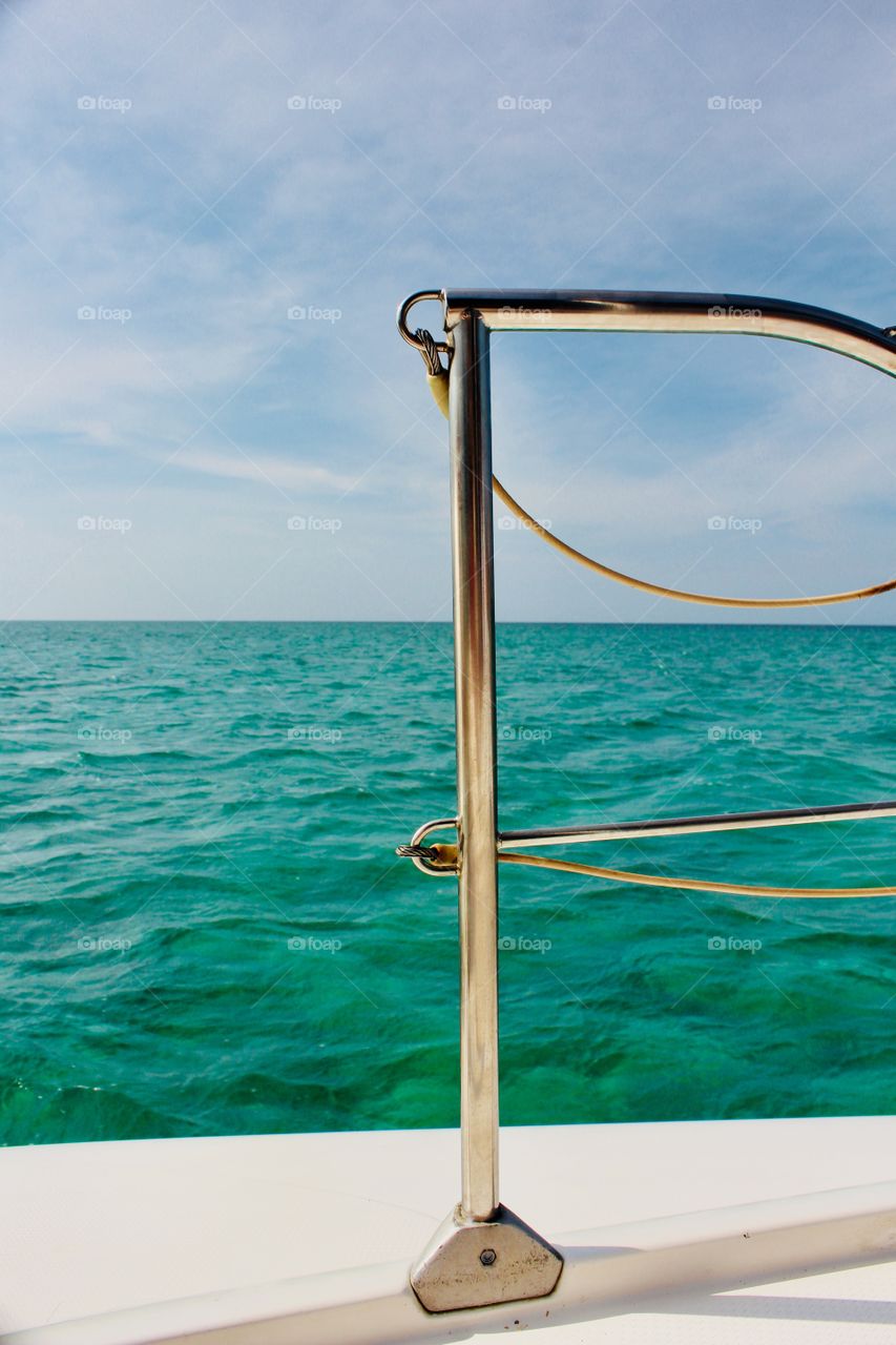 Simple, ocean! Catamaran tour in the Cuban sea. 
