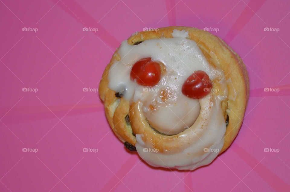 funny, sweet, bun with eyes and a smile