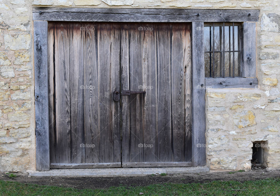 Double wood barn door
