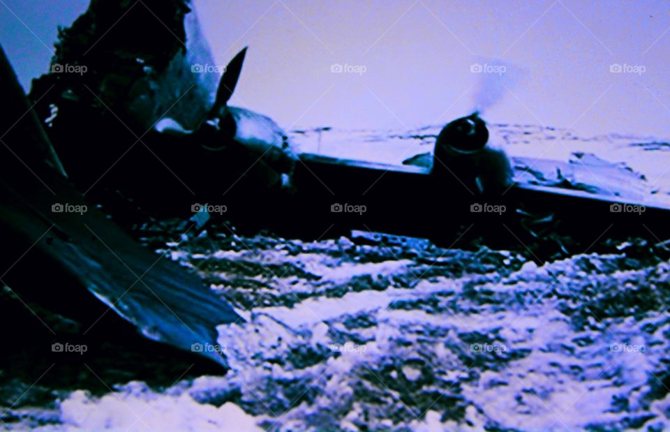 The crash of a fighter plane in the middle of the ocean indicates that World War 2 is so terrible that it is in history