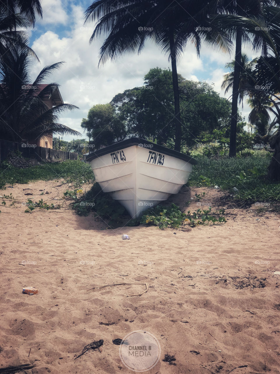 Boat on the beach 
