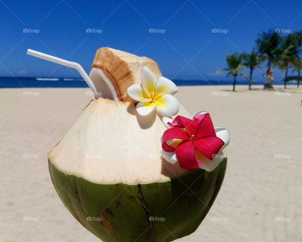 The best drink in the heat by the ocean 🥥🌊 Coconut 😋 Summer time ☀️ Hot weather☀️