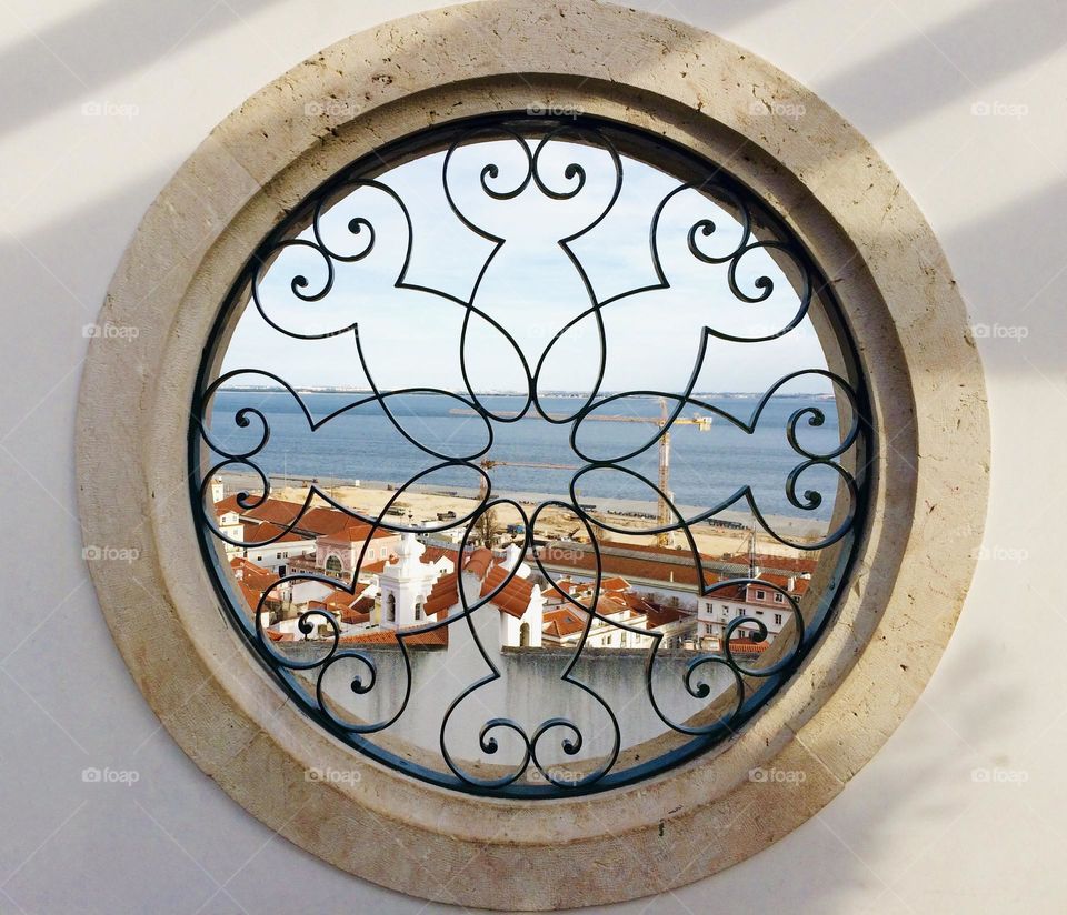 Round window 