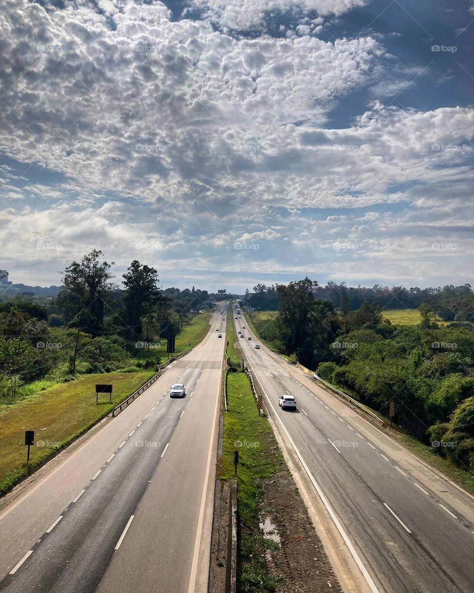 Depois das fortes chuvas… surgiu um dia bonito!
Que hoje seja melhor do que ontem e pior do que amanhã.