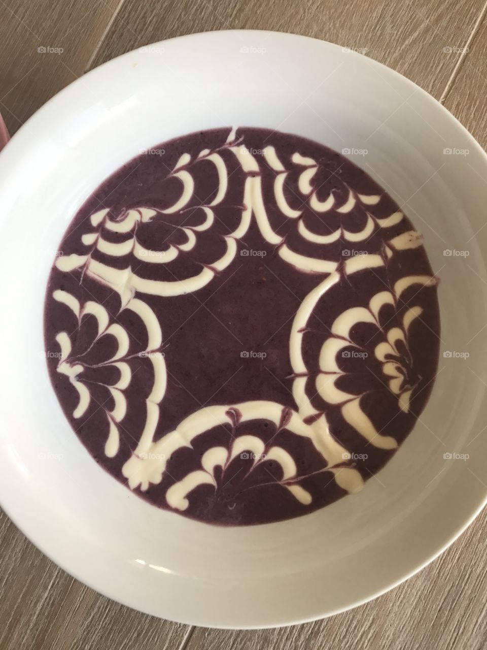 Berry smoothie bowl 