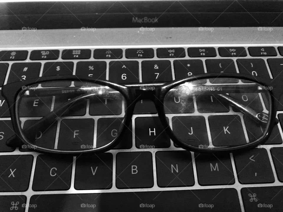 Black eye glass 