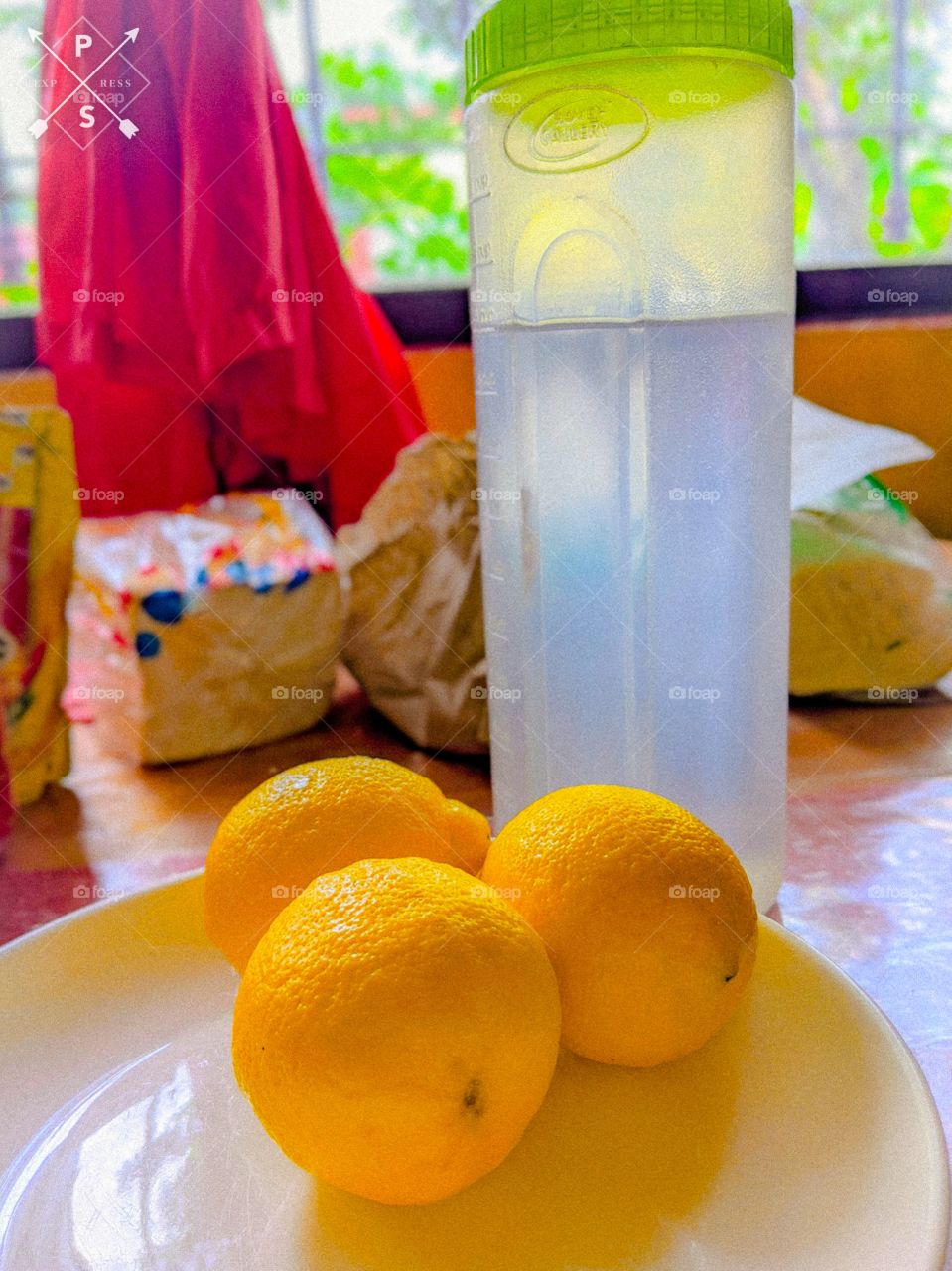 3 lemons and water for a juicy morning