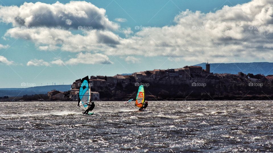 windsurfer race