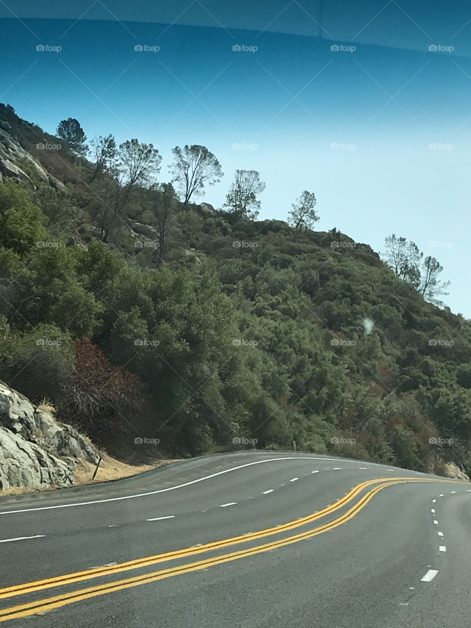 A superb view of the mountainside during the road trip.