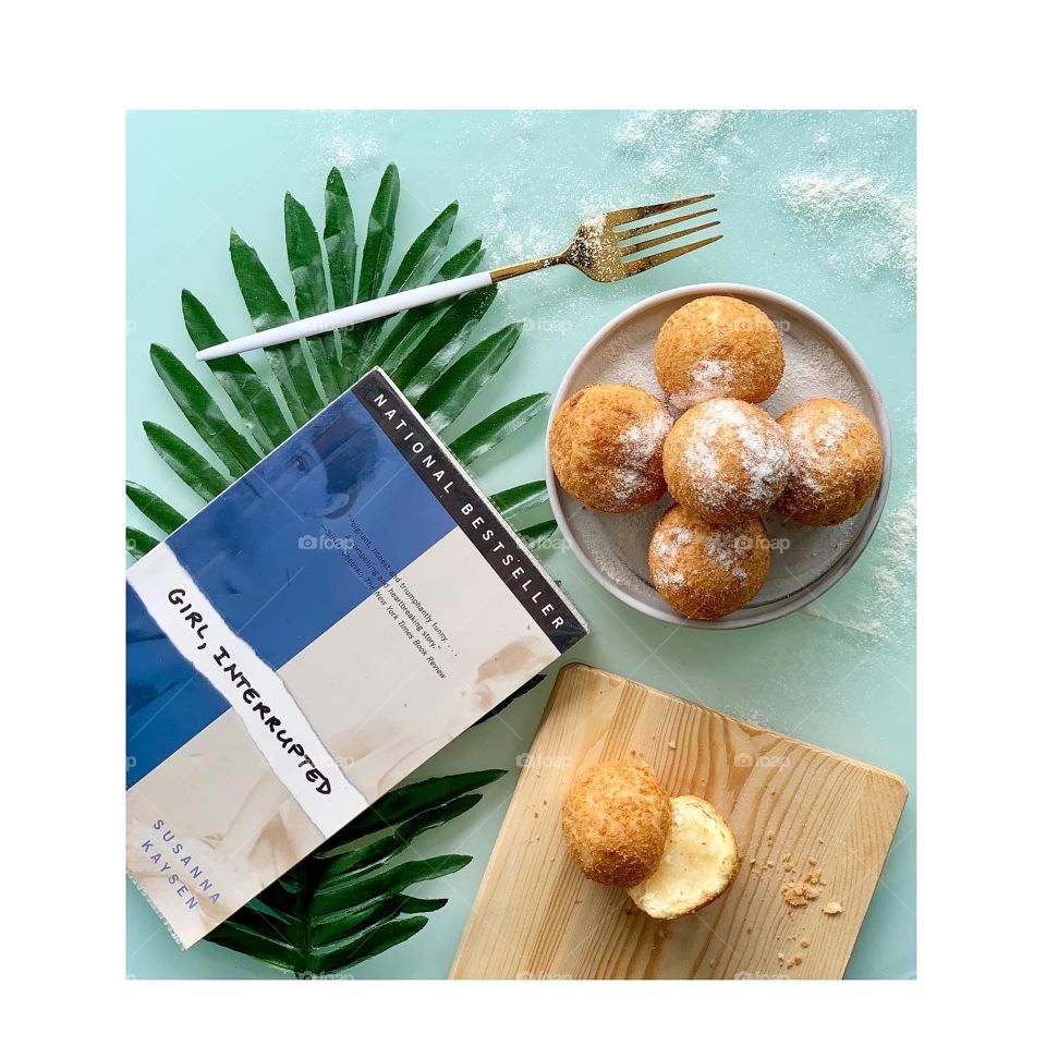 Savoury garlic butter cheeseballs snack