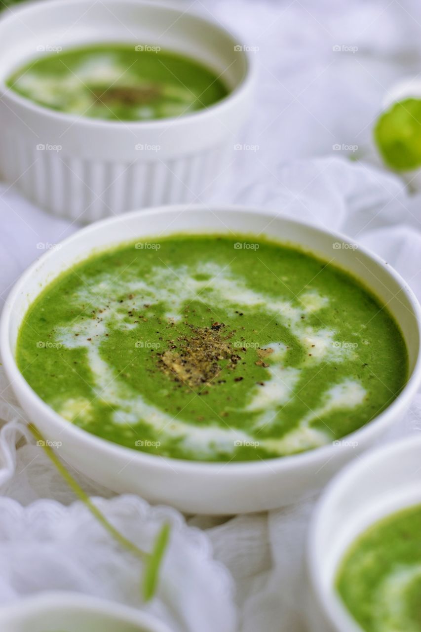 healthy and creamy spinach soup