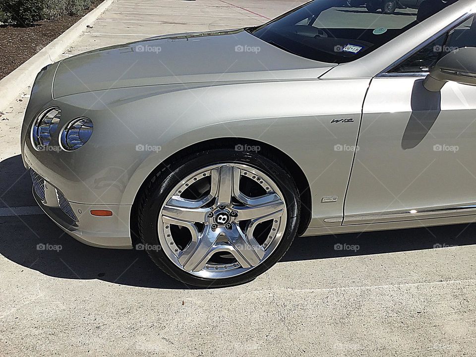 Sparkling Front end of Bentley - The Modern Ordinary Cars - All in all, modern car engines are more efficient, smaller, relatively more powerful, smarter, and less prone to wear and tear. Most modern cars have computers installed in them.