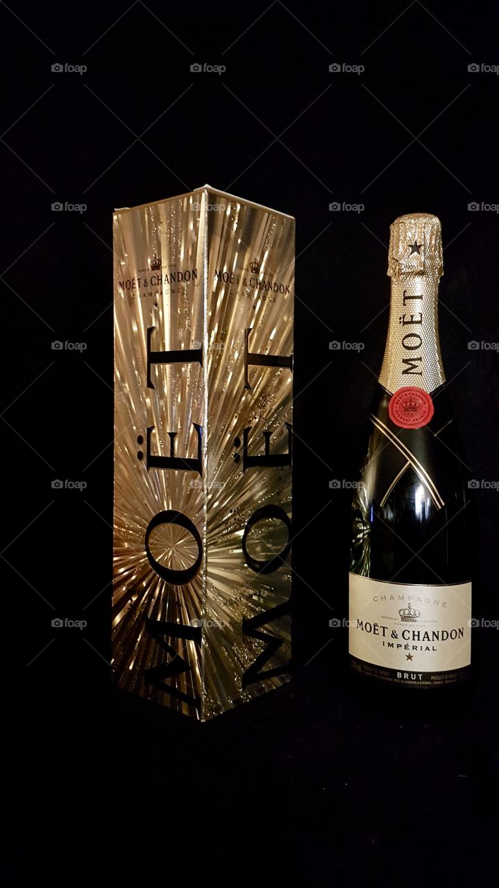 Champagne with gift box 