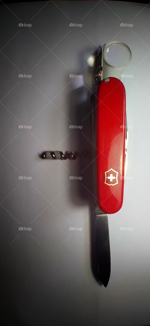 A Swiss knife set.