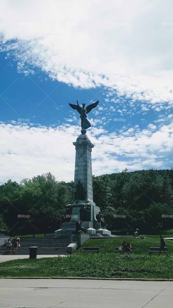 Some statue in Montréal