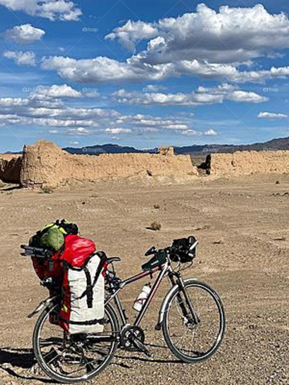 A lonely bicycle in a beautiful deset