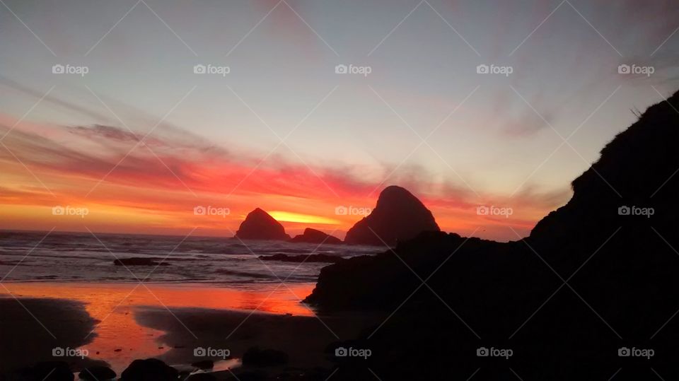 Oregon sunset. camping on the beach