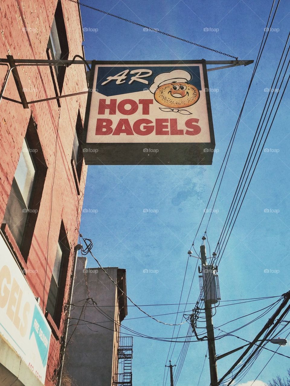 Bagel sign 