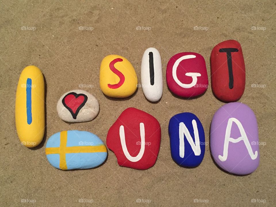 Sigtuna, souvenir on colored stones