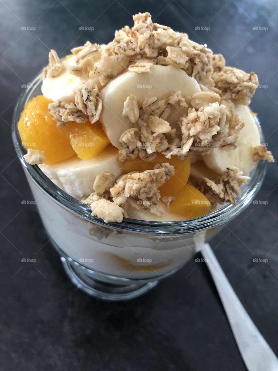 Banana and Peaches Yogurt Parfait 