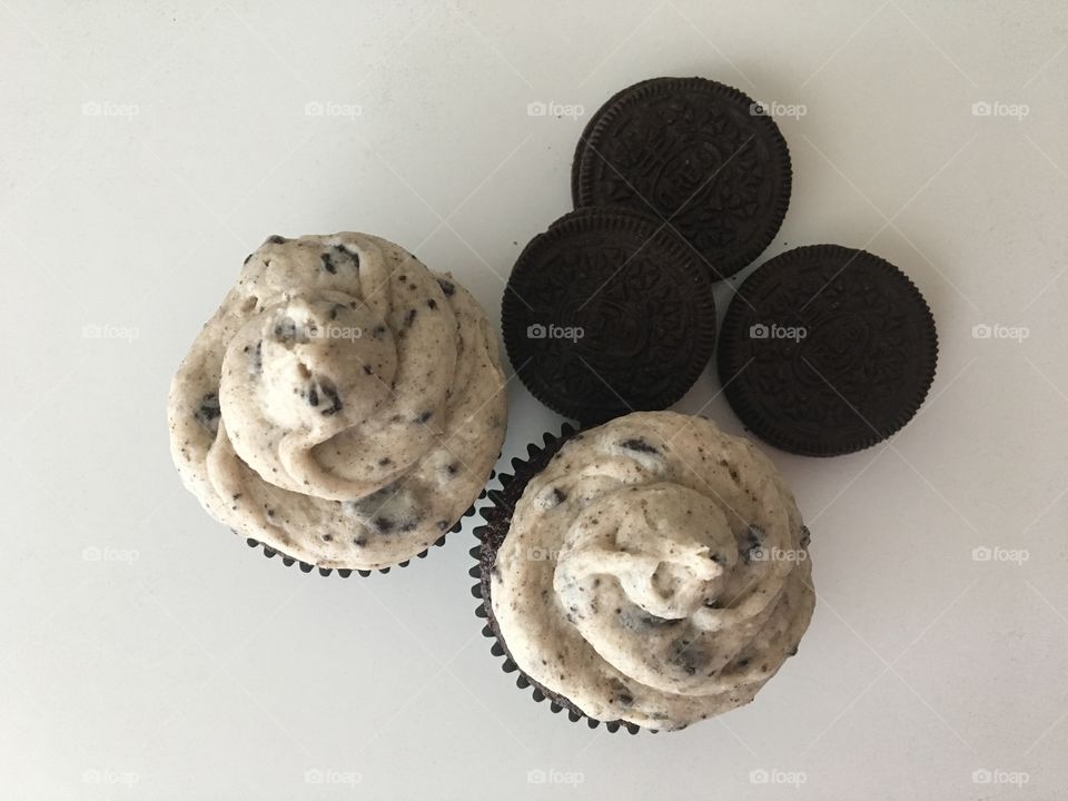 Oreo Cupcakes with Oreo Buttercream Icing