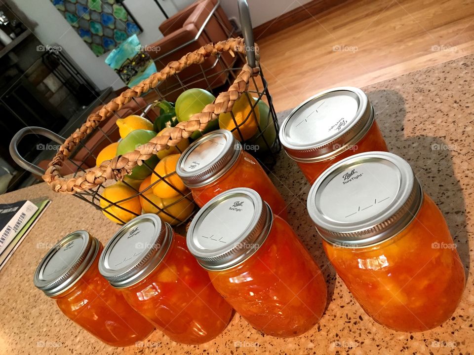 Canning peach preserves