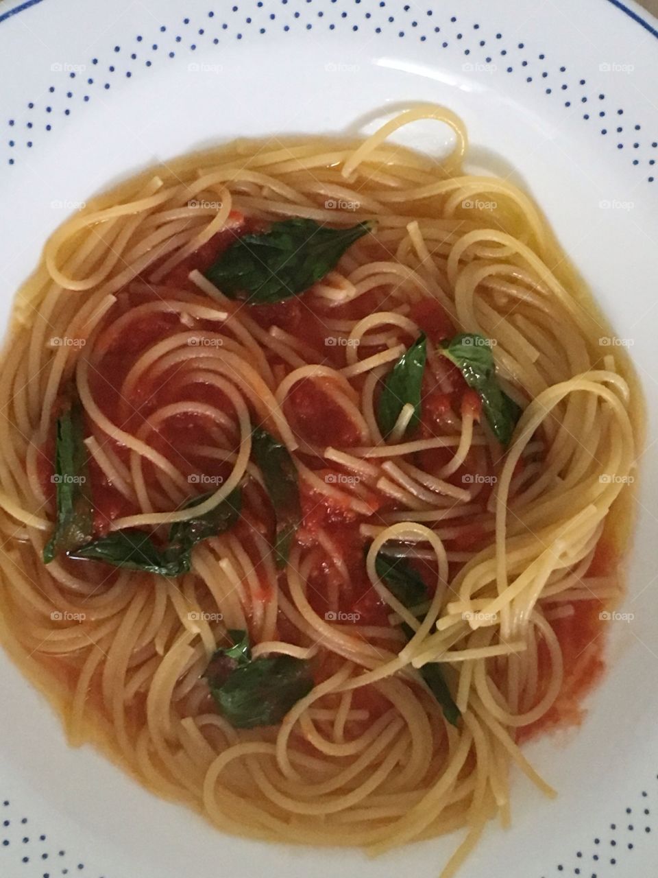 Pasta with fresh tomatoes and mint