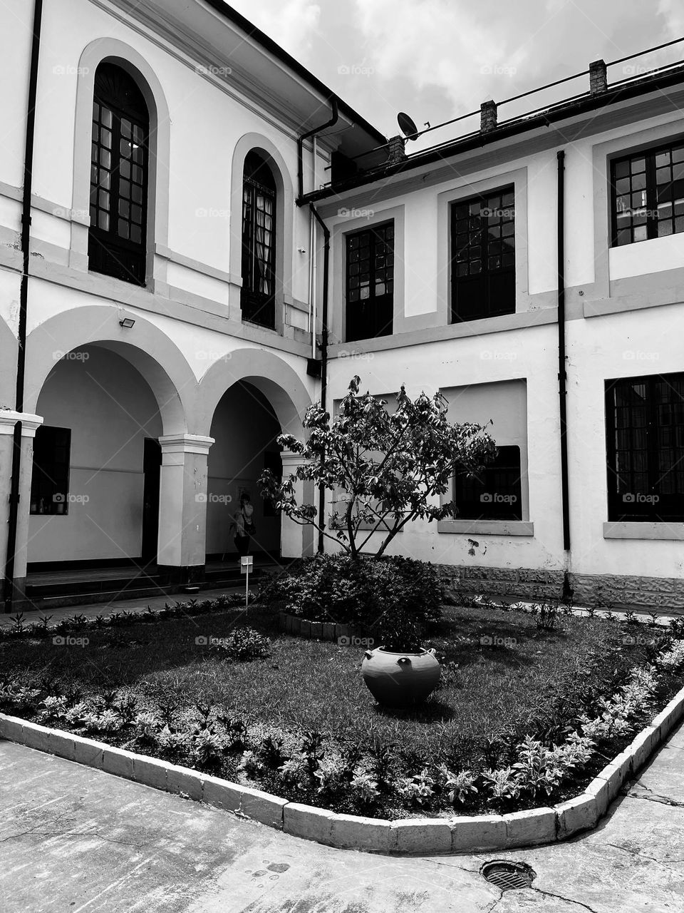 An architectural patio in a hospital 