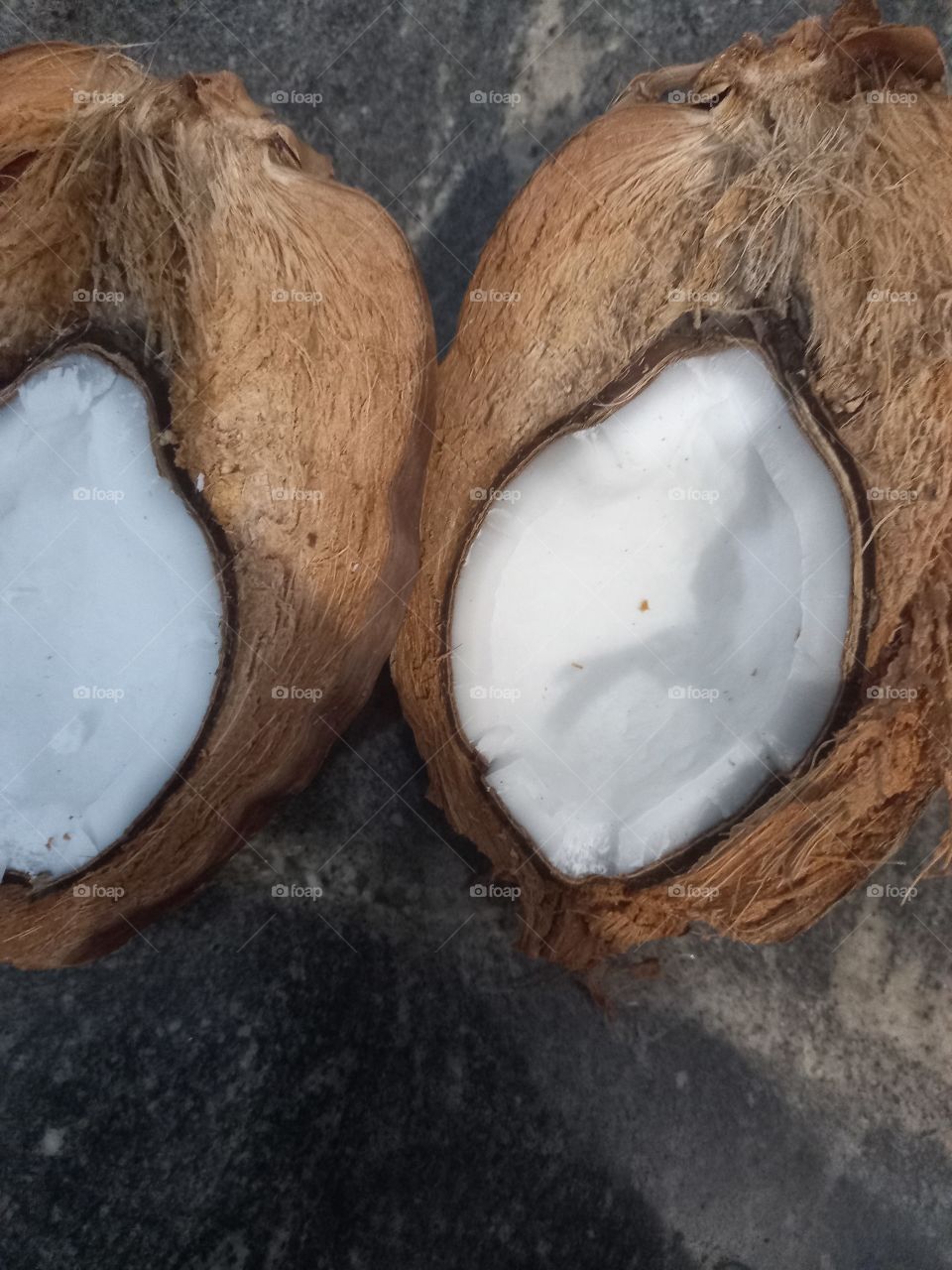 QUEBREI O COCO.