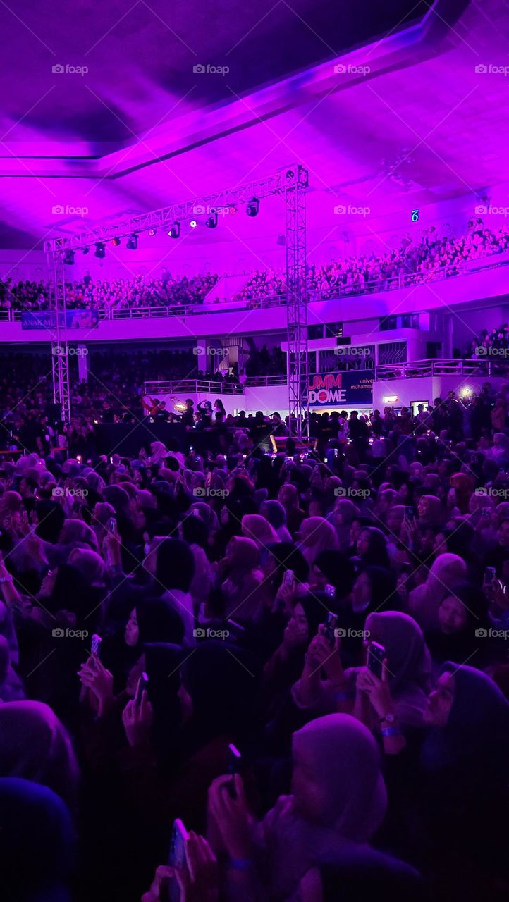 all people in the dark