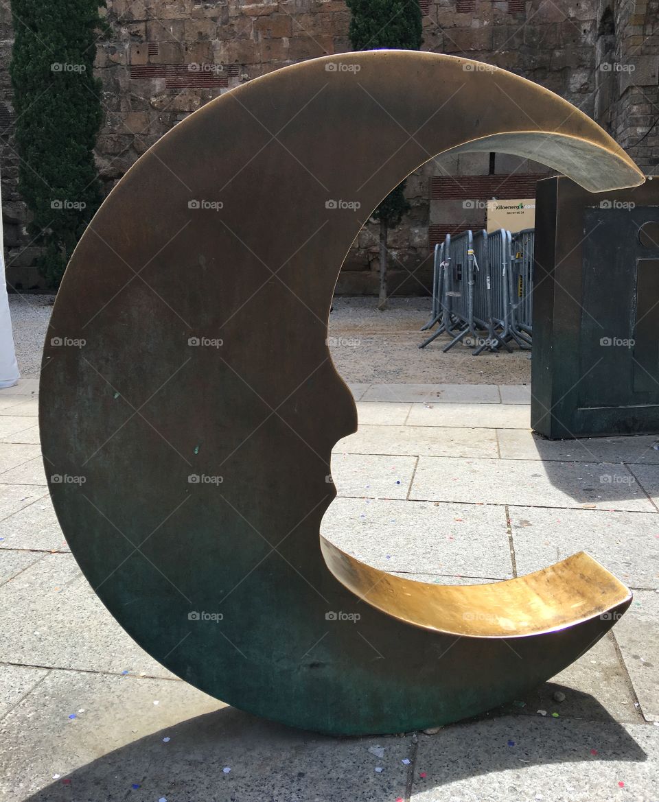 Moon sculpture 