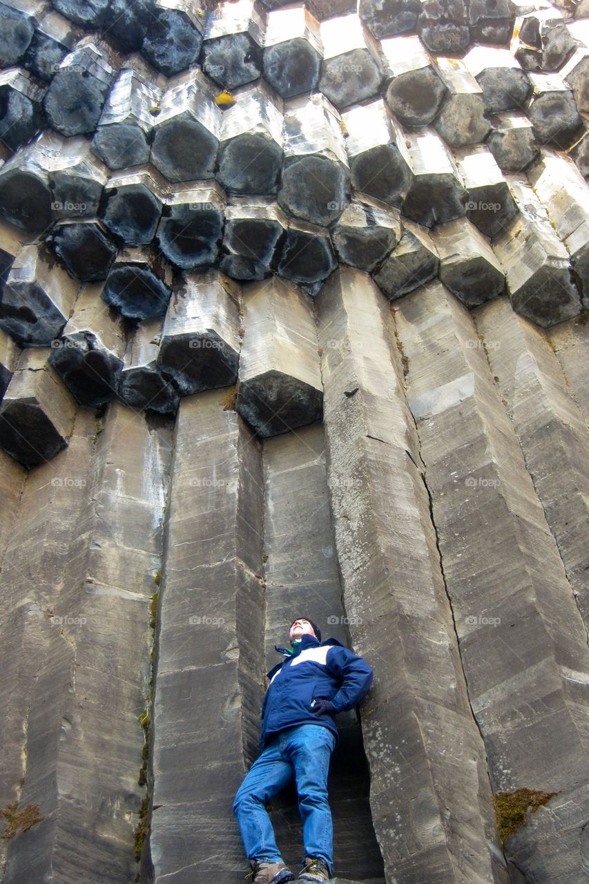 Man posing at svartifoss